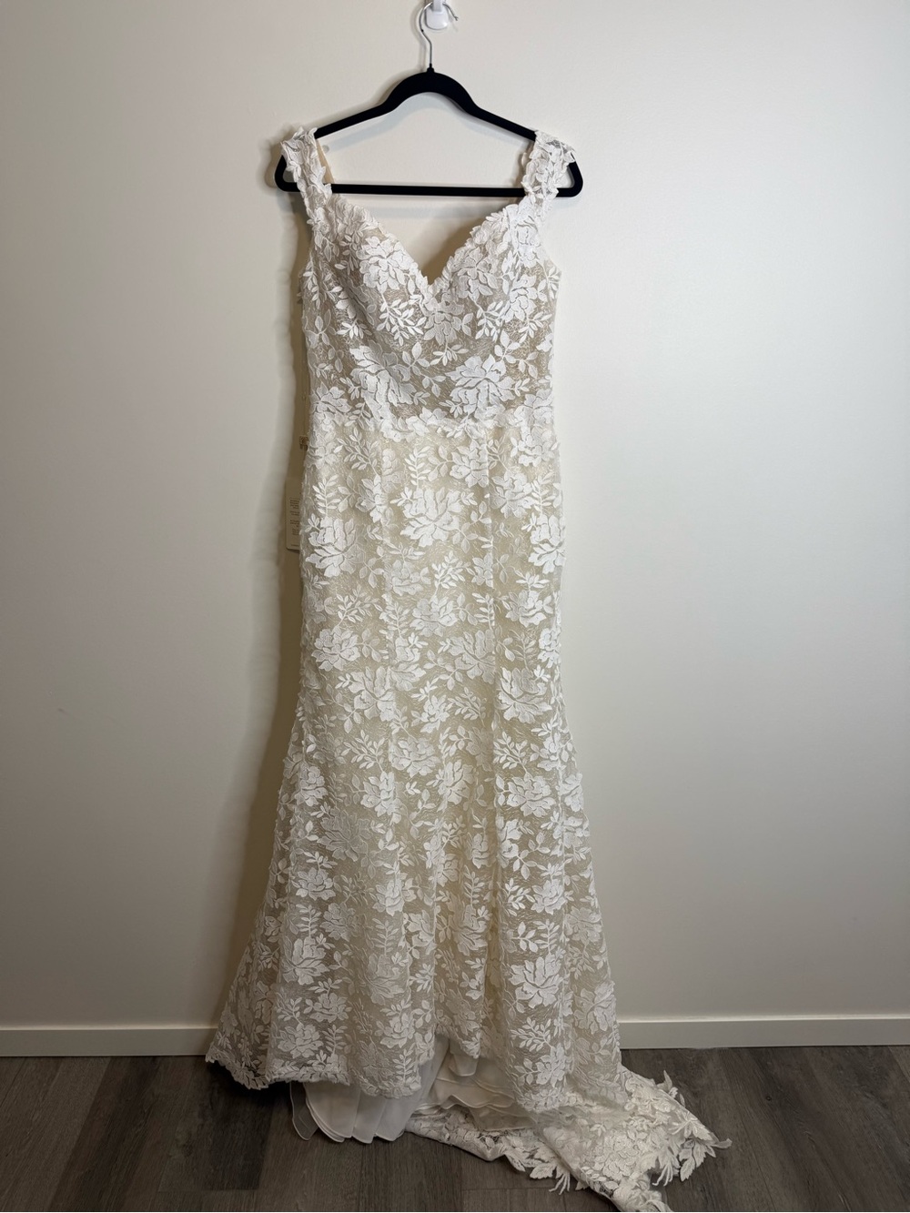 Casablanca bridal Evelyn 2446 Off-Shoulder isbi Lace Wedding dress size 14 NWT - Picture 3 of 10